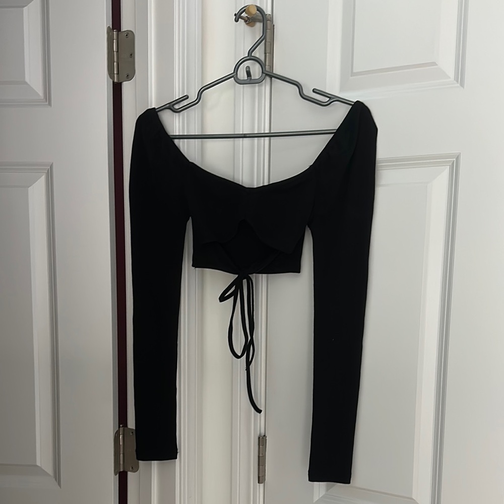 Black Long Sleeve Crop Top